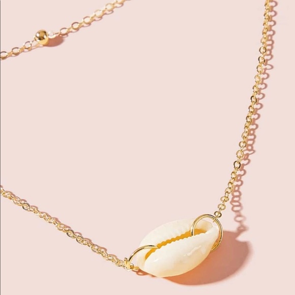 • Lilith• Layered Shell Necklace - Picture 3 of 4